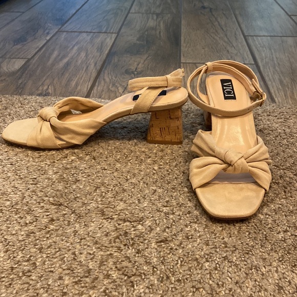 VICI brand new size 8 heels - Picture 3 of 7